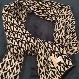 Michael kors scarf